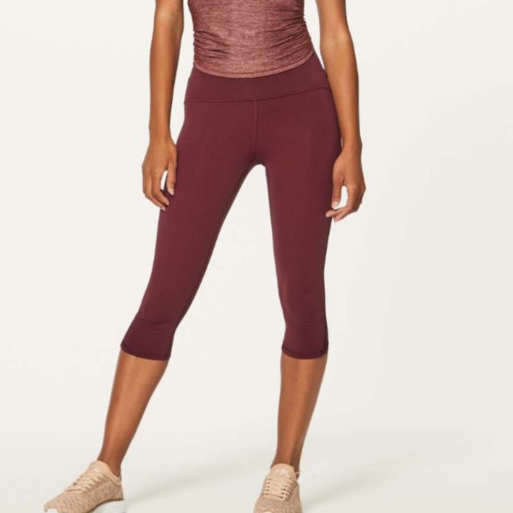 Lululemon Train Times Crop (17")
Deep Rouge - Picture 3 of 9